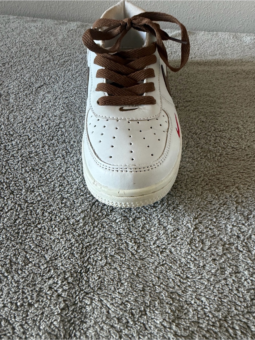 Nike White and Brown Low-Top Sneakers with Red Accent - Picture 9 of 11